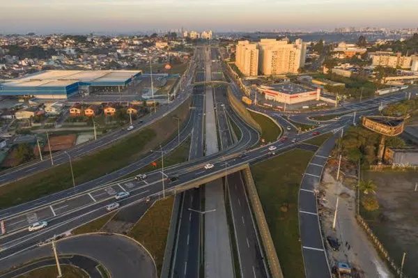 OPORTUNIDADE PARA CENTRO DE DISTRIBUIÇÃO!!!Terrenos comerciais/industriais que somam 15.144m2. Excelente localização próxima ao trevo do Atuba - foto 3