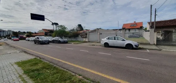 Espetacular Casa com 360 m² de Área Construída em Terreno de 660 m² 5 Quartos e Inúmeras Possibilidades no Bairro Santa Quitéria - foto 2