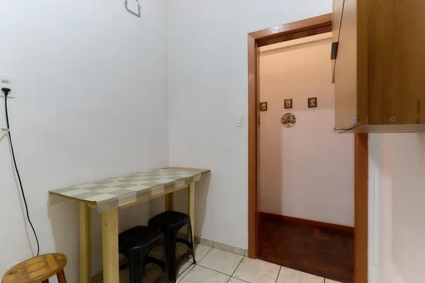 APARTAMENTO com 2 dormitórios à venda por R$ 335.000,00 no bairro Centro - CURITIBA / PR - foto 4