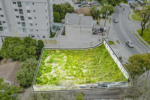 Terreno de Esquina em Avenida Movimentada no Tingui - 537m² ! - foto 3