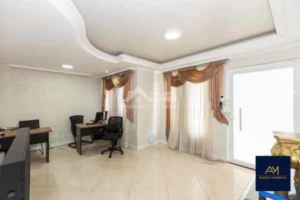 Oportunidade Imperdível: Casa Comercial em Localização Fantástica - Rua Principal com Alto Fluxo e Visibilidade - foto 4