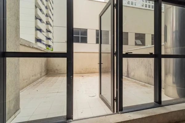 Sala comercial com terraço descoberto 63 m² por R$ 295.000 - Batel / Centro - foto 5