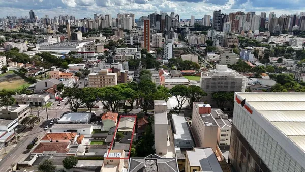 Terreno ZR4 ao lado da Ligga Arena | 550 m² | Água Verde | Permuta | à venda por R$ 2.300.000 - Curitiba/PR - foto 2