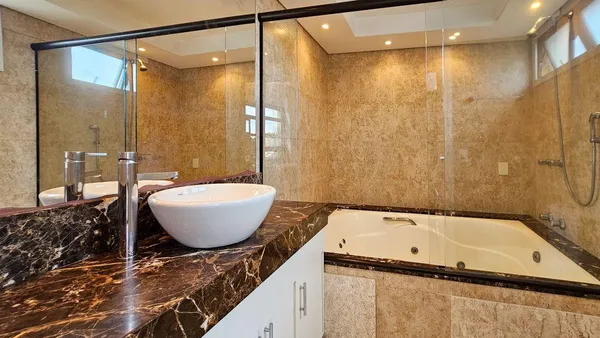 Cobertura Semimobiliada com 3 dormitórios à venda, 246 m² por R$ 1.950.000 - Água Verde - Curitiba/PR - foto 4
