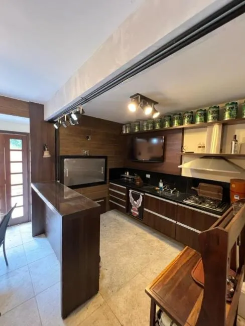 CASA com 3 dormitórios à venda com 312m² por R$ 2.650.000,00 no bairro Santo Inácio - CURITIBA / PR - foto 4