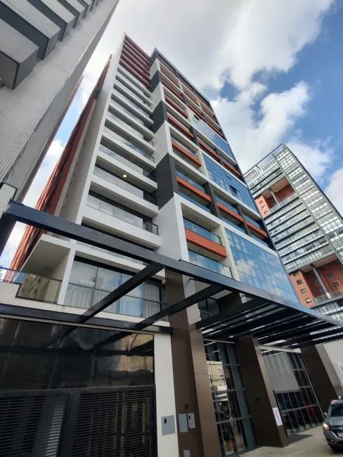Excelente apartamento compacto, mobiliado e luxuoso, para quem busca conforto, praticidade e localização privilegiada no Centro de Curitiba. - foto 2