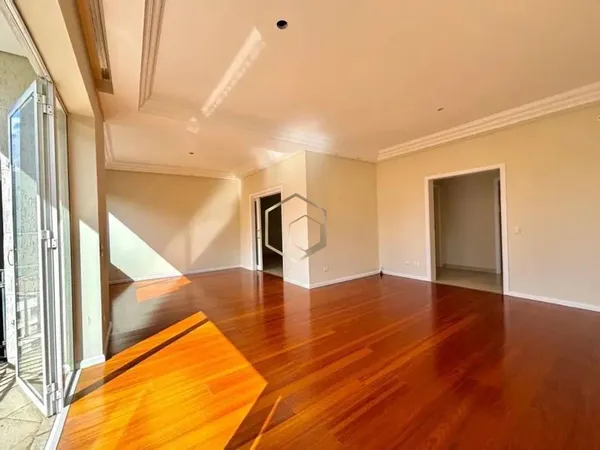 Apartamento 4 Quartos no Batel | 227m², Face Norte e Vagas Paralelas - foto 3