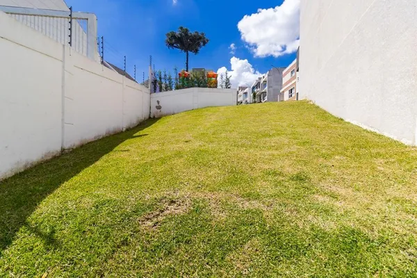 Ideal para Casa Contemporânea! Terreno em Declive – Condomínio em Curitiba - foto 3