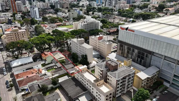 Terreno ZR4 ao lado da Ligga Arena | 550 m² | Água Verde | Permuta | à venda por R$ 2.300.000 - Curitiba/PR - foto 4