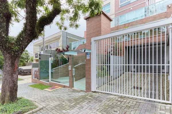 Cobertura à venda no bairro Água Verde / Rua Castro - foto 2