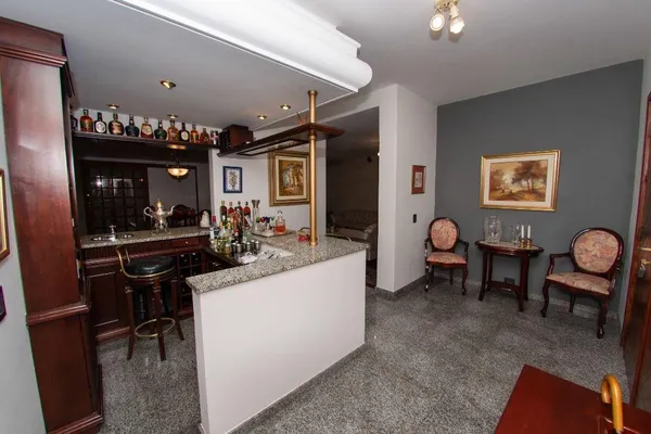 Casa com 3 suítes no Batel! - foto 3