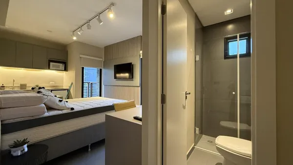 Studio mobiliado e decorado, localização Premiun (estrutura clube) no Bigorrilho - Curitiba - Pr PORTEIRA FECHADA - Face Leste|Norte - foto 5
