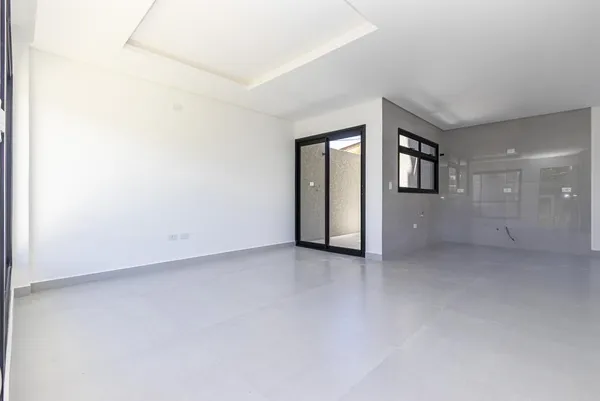 Sobrado Triplex Novo com 3 Suítes no Capão Raso - Frente Rua - foto 4